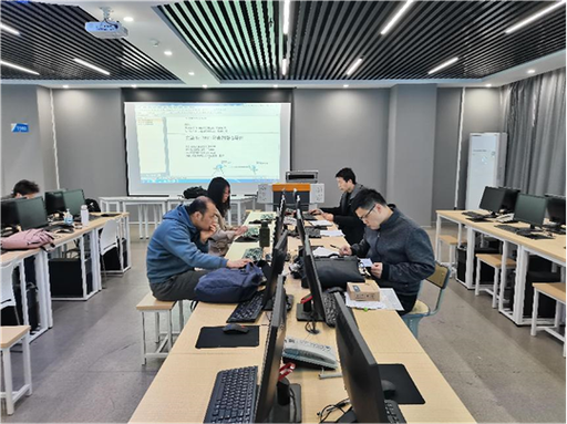 電子信息工程學院聯合武漢電信舉行教師專業培訓 賦能機電智能化新時代